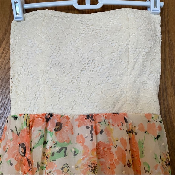 Body Central Strapless Floral Dress - Picture 3 of 8